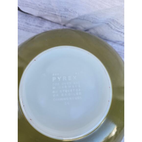 Vintage PYREX Green Floral “Spring Blossom” 2½ Qt Mixing Bowl Corning USA - Picture 3 of 5